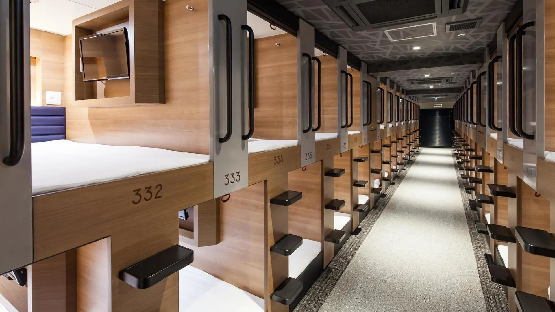 Capsulehotel Y'S Cabin Osaka Namba