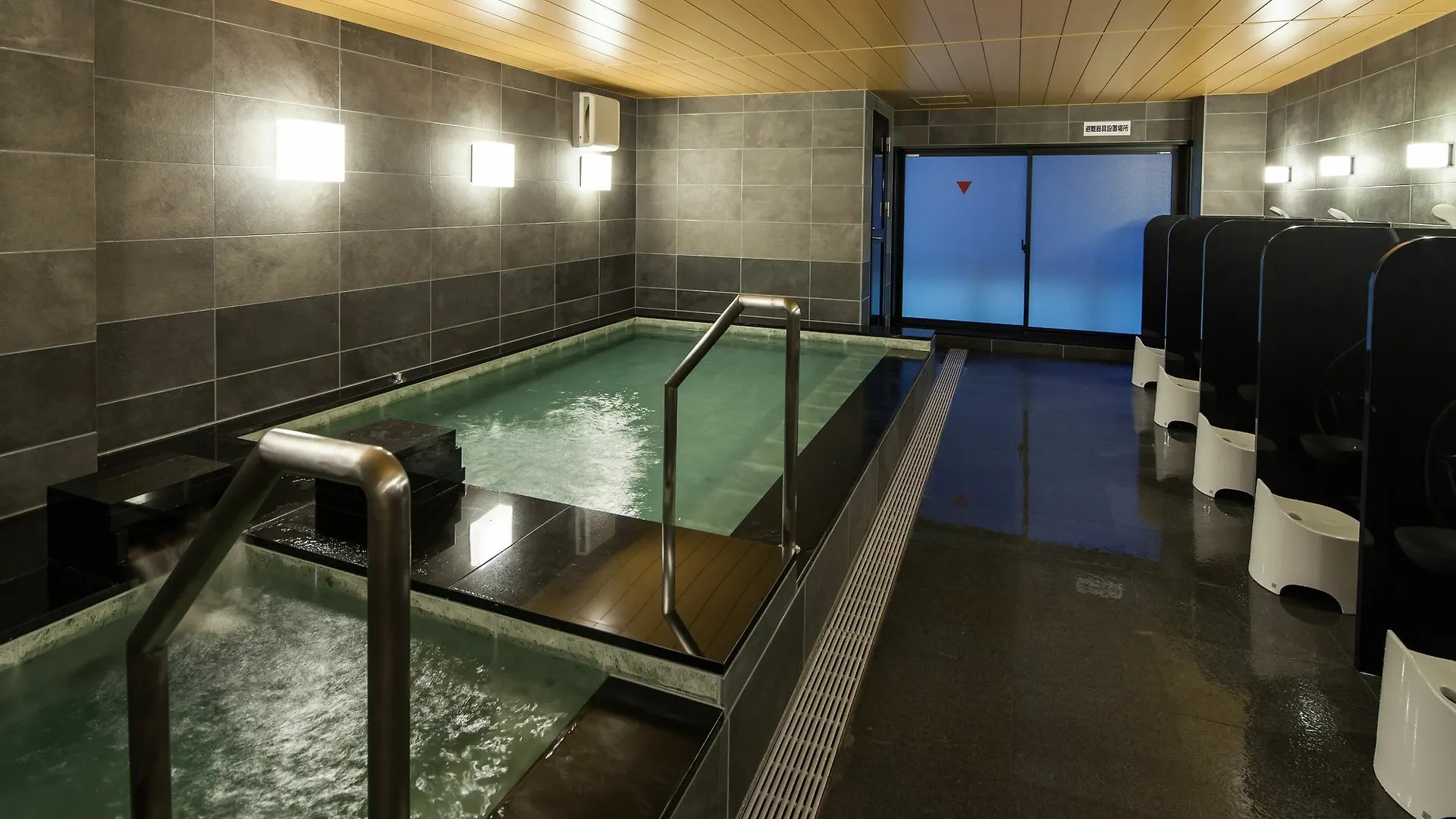 Capsulehotel Y'S Cabin Osaka Namba Japan