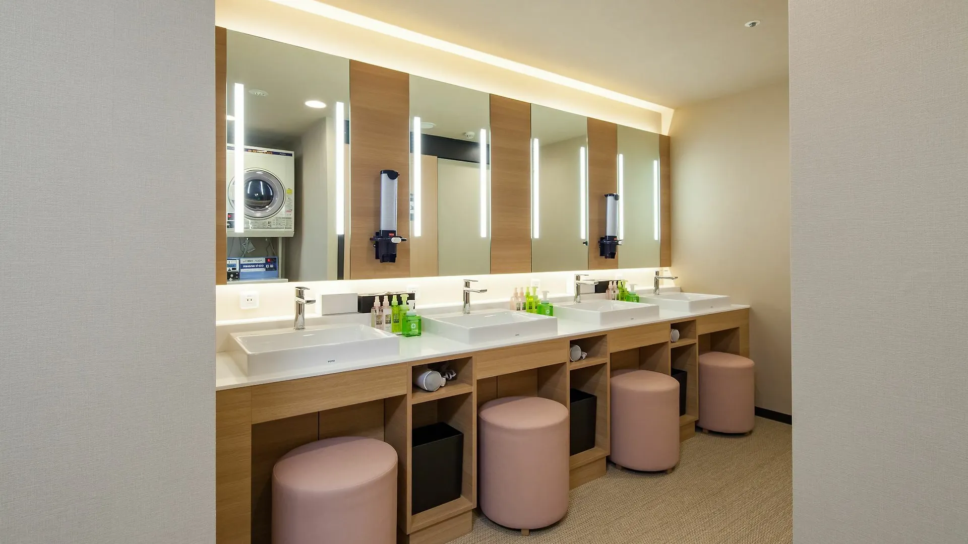 Capsulehotel Y'S Cabin Osaka Namba