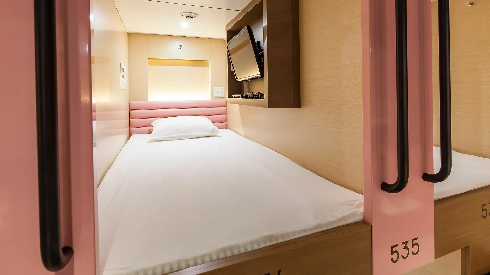 Capsulehotel Y'S Cabin Osaka Namba